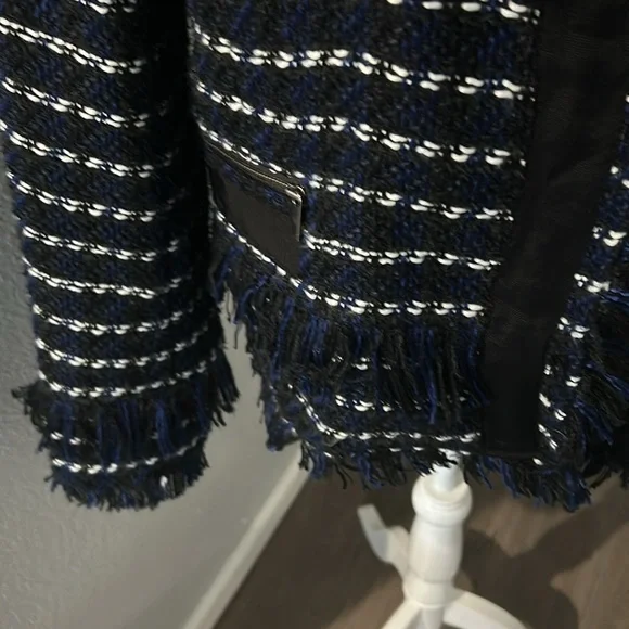 Halogen - Picture 2 of 8